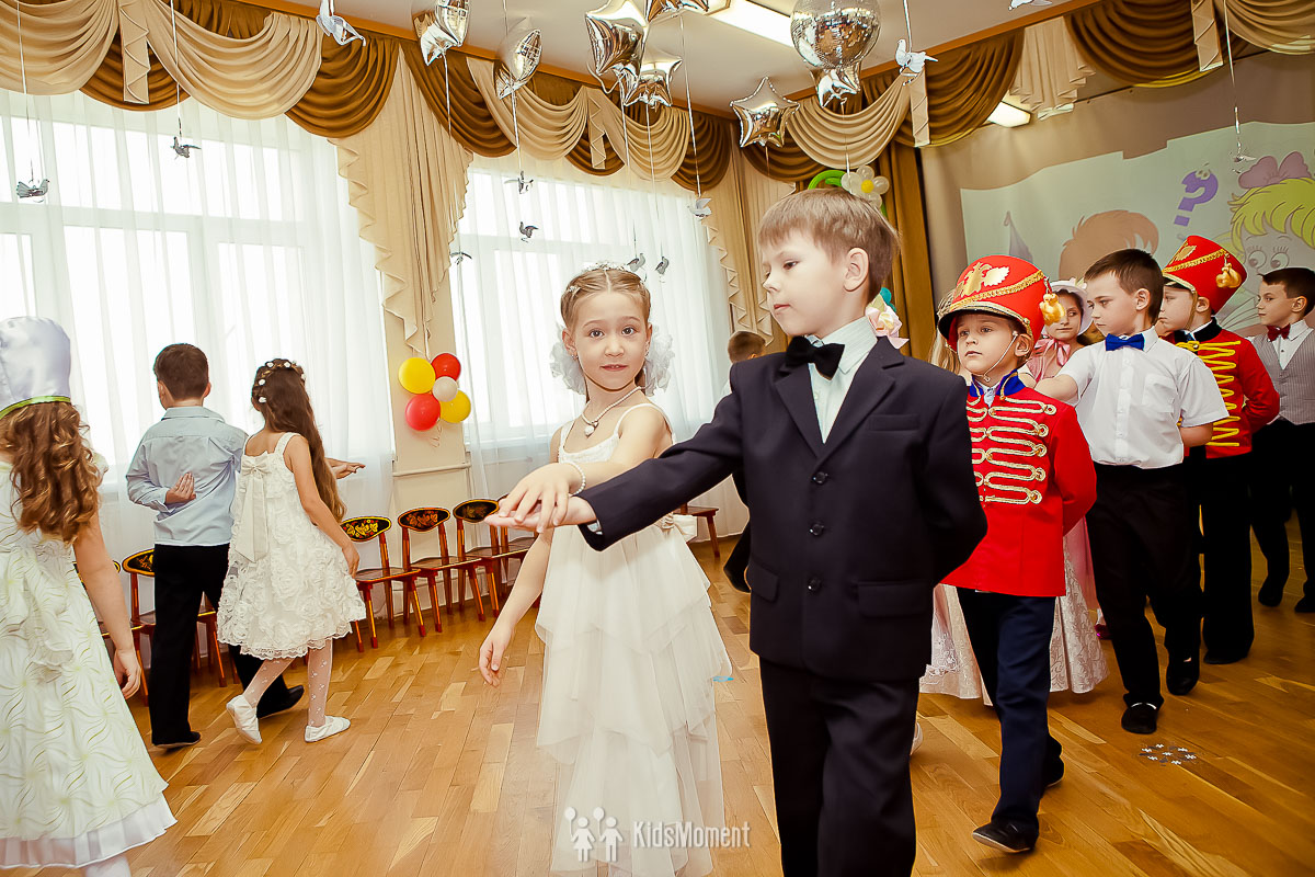 Фотосъёмка утренника - фотограф в детский сад - kidsmoment.ru (8)